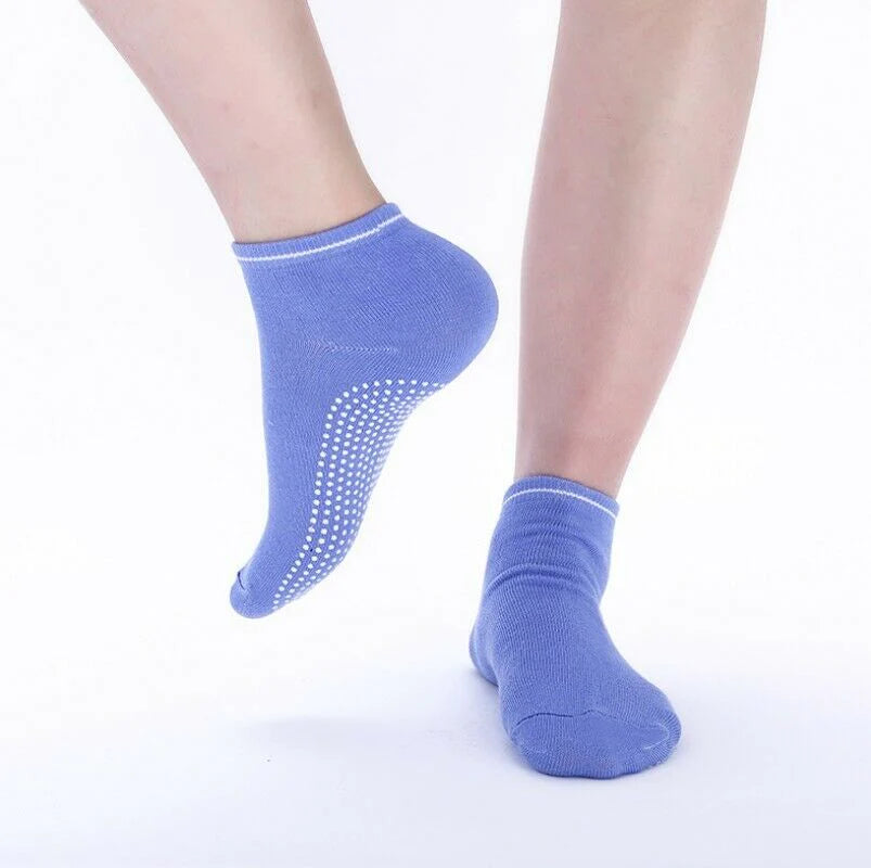 Women Pilates Socks, Strong Grip Free Size Hygroscopic Women Yoga Socks  Internal Buffer Design For Fitness Light Blue 